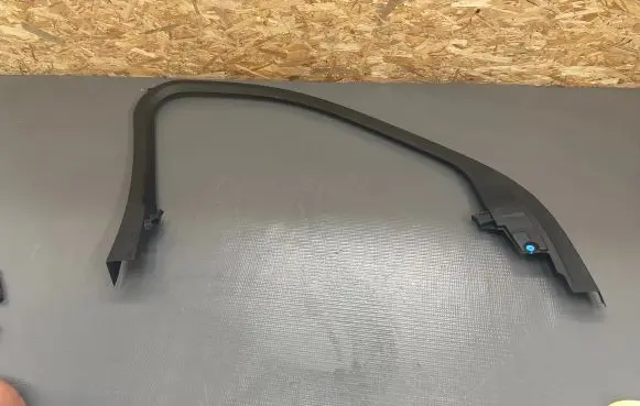 Volvo XC90 Front door window/glass frame 31393870