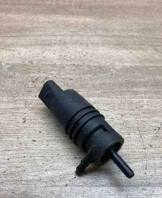 BMW X3 F25 Windscreen/windshield washer pump 8362154