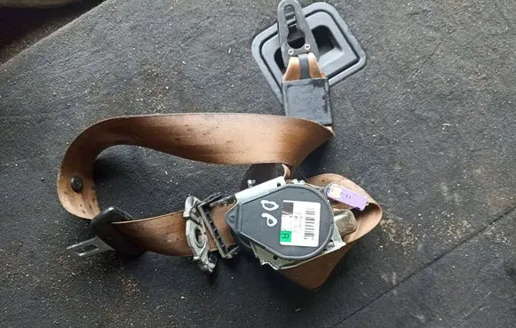 Audi A6 S6 C6 4F Front seatbelt buckle 605404800 008R000