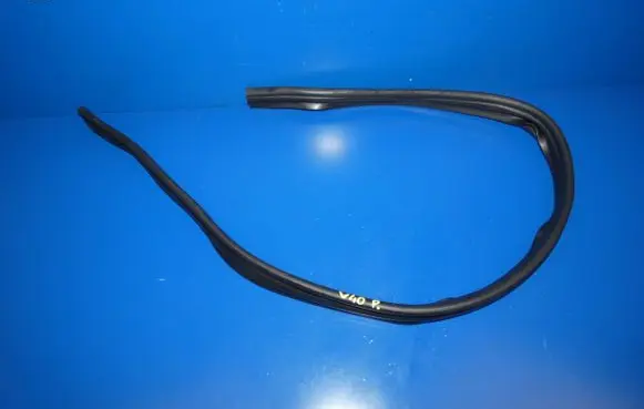 Volvo V40 Engine compartment rubber 