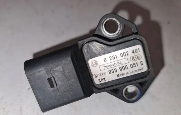 Volkswagen Golf IV Air pressure sensor 0281002401 038906051C 5J051D