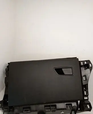 Maserati Levante Glove box 670047400