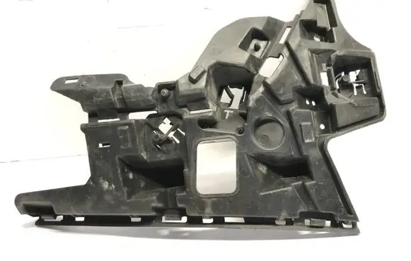 Volvo V40 Front bumper mounting bracket 31290943
