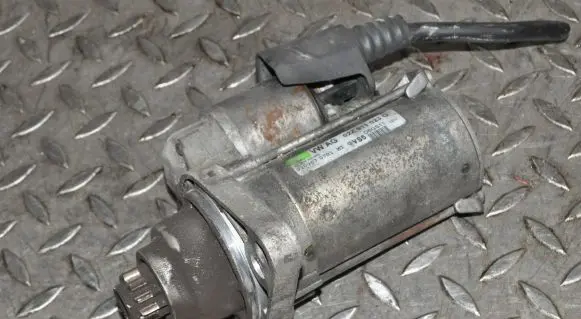 Volkswagen Touran I Starter motor 02Z911023G