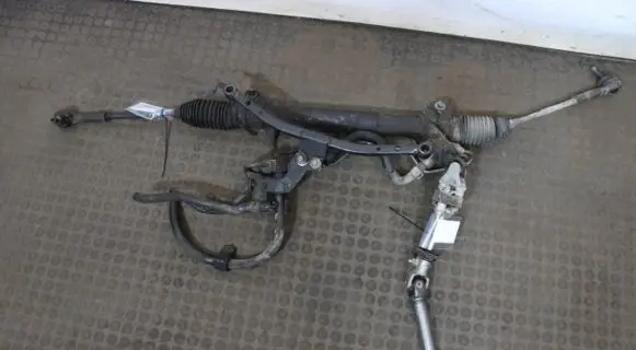 Nissan X-Trail T30 Steering rack