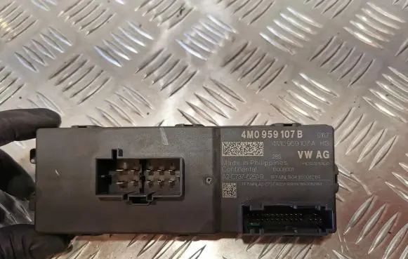 Audi Q7 4M Tailgate/trunk control unit/module 4M0959107B