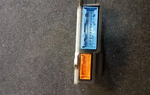 Volvo V50 Airbag control unit/module 30724652 00001393B3
