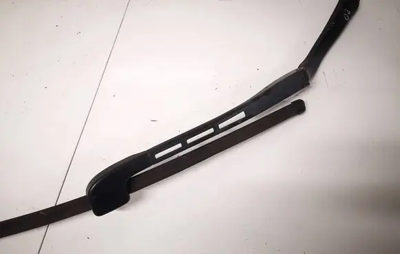 BMW 3 E90 E91 Front wiper blade arm 61612171640
