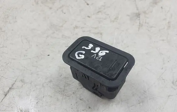 Audi A4 S4 B5 8D 12 V Socket (front) 