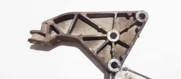 Opel Astra G Engine mounting bracket 90575233
