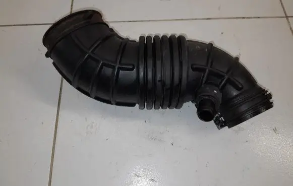 KIA Sorento Air intake duct part 281382P300