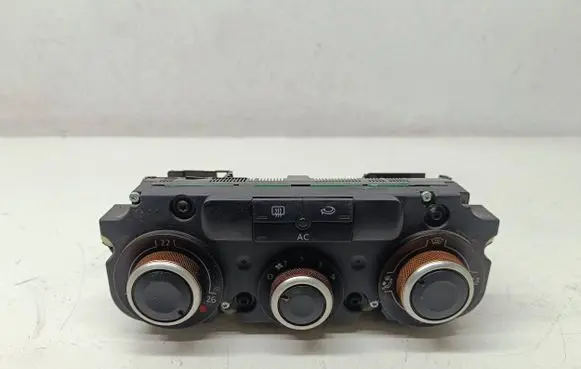 Volkswagen Golf V Climate control unit