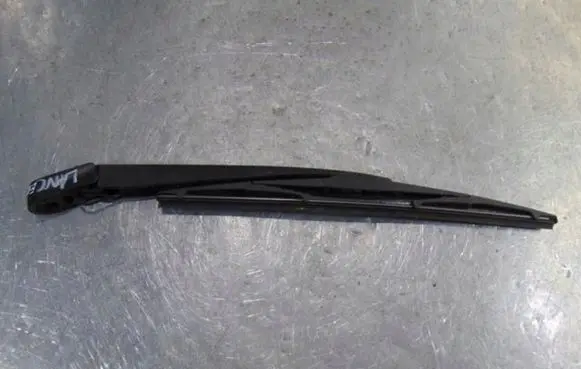 Mitsubishi Lancer X Rear wiper blade arm