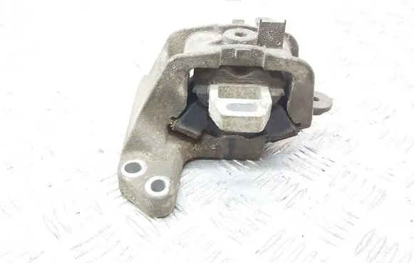 Peugeot 508 Engine mount bracket
