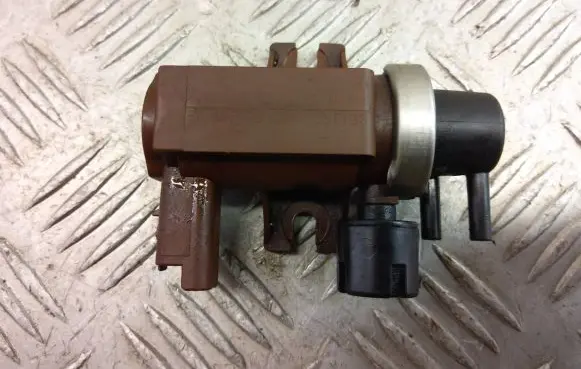 Ford Focus C-MAX Turbo solenoid valve 9658098380 05T138 70096602