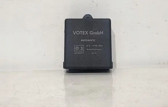 Volkswagen Golf IV Door central lock control unit/module 4M1046V1Cautoas