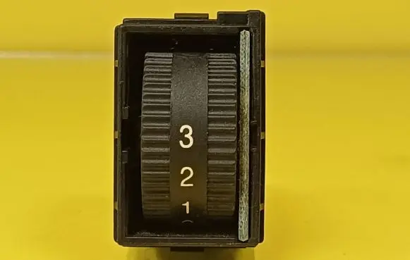 Fiat Seicento/600 Headlight level height control switch 735245799