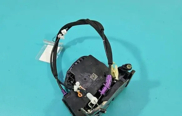 Opel Insignia B Front door lock C303907518S IMPRK1549652