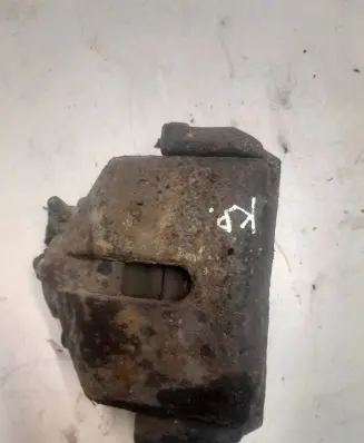 Volkswagen Jetta V Front brake caliper
