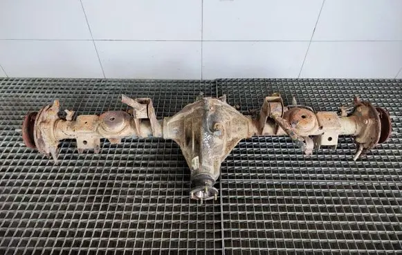 Opel Frontera B Rear axle beam 