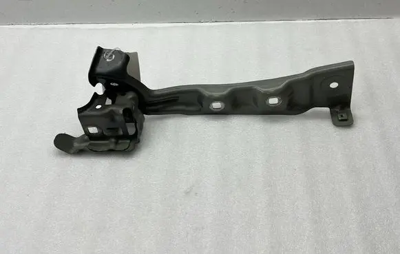 BMW 1 F40 Fender mounting bracket 7450377