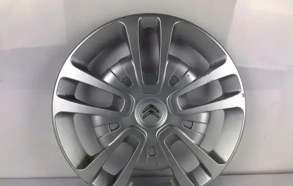Citroen Berlingo R16 wheel hub/cap/trim 9822619477