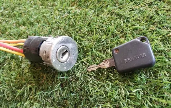 Renault Laguna I Ignition lock