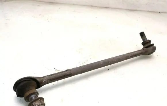 Mercedes-Benz C W204 Front anti-roll bar/stabilizer link A2043203789