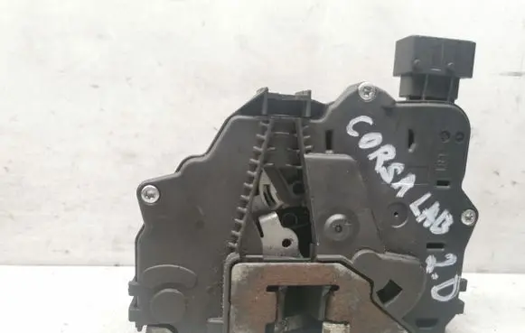 Opel Corsa D Front door lock 