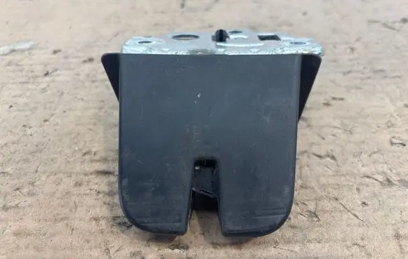 Volkswagen Jetta VI Tailgate/trunk/boot lock/catch/latch 5C6827520