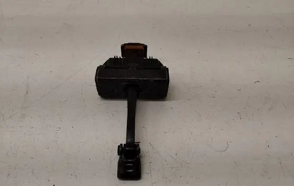 BMW 5 E60 E61 Front door check strap stopper 7176804