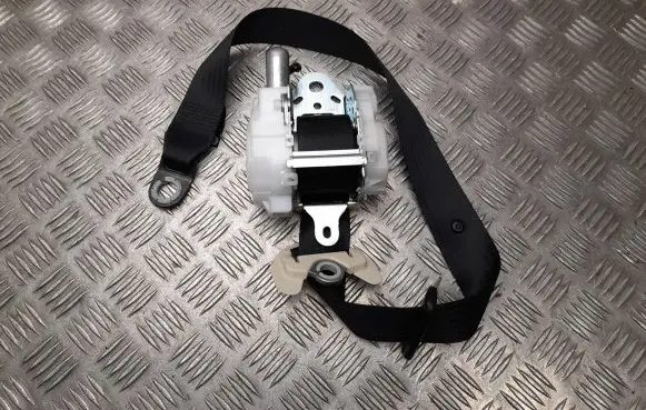 Lexus CT 200H Front seatbelt 7X4270P