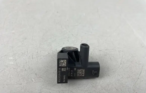 Volkswagen Golf VIII Airbag deployment crash/impact sensor 85E959651A
