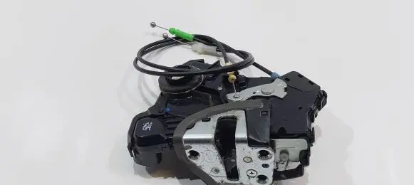 Toyota Verso Front door lock 