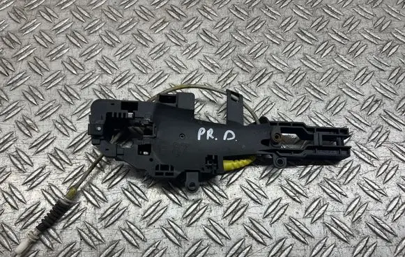 Front door exterior handle/bracket