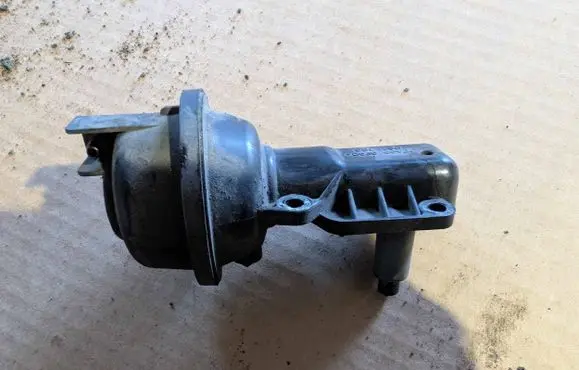 Ford Focus Vacuum valve 042796