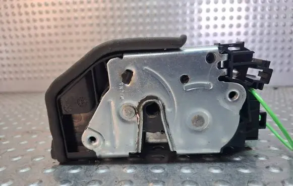 BMW 5 F10 F11 Front door lock S18031783 7318414