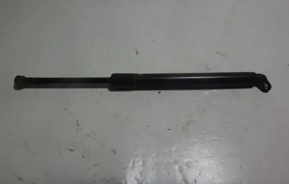 BMW 5 E39 Tailgate/trunk strut/damper 8222913