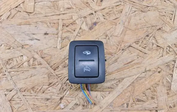 Skoda Octavia Mk2 (1Z) Alarm switch 1T0962109