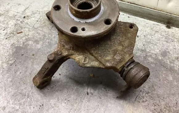 Volvo V70 Front wheel hub