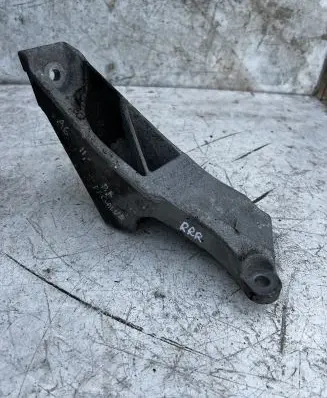Audi A6 S6 C6 4F Engine mounting bracket 4F0199307R