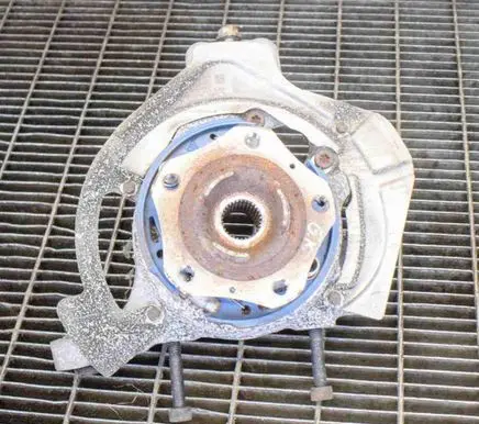 Rear wheel hub