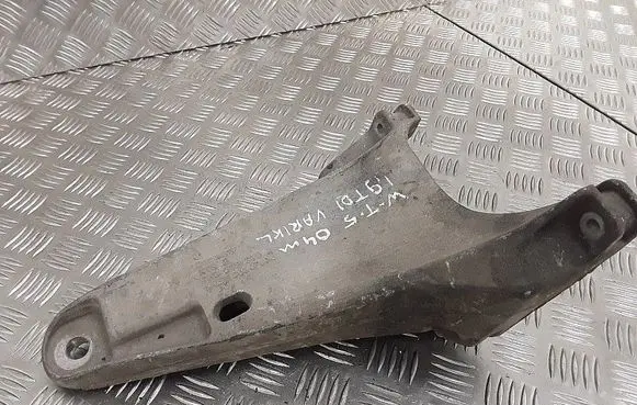 Volkswagen Transporter - Caravelle T5 Engine mount bracket 7h0199370a