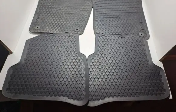 Volkswagen Polo V 6R Car floor mat set 6R1061501 6R0061511