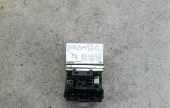 Peugeot 207 Heater blower motor/fan resistor 