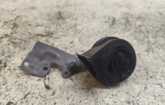 Porsche Macan (95B) Horn signal 95B951212B 6033FB2378