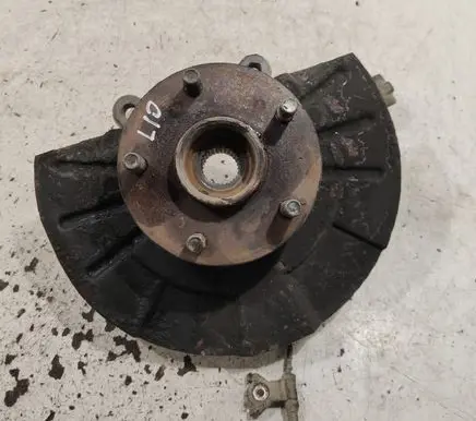 Suzuki Grand Vitara II Front wheel hub spindle knuckle