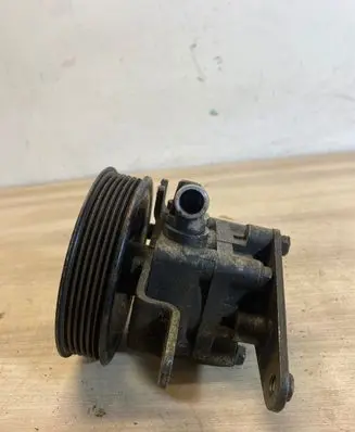 Nissan X-Trail T30 Power steering pump