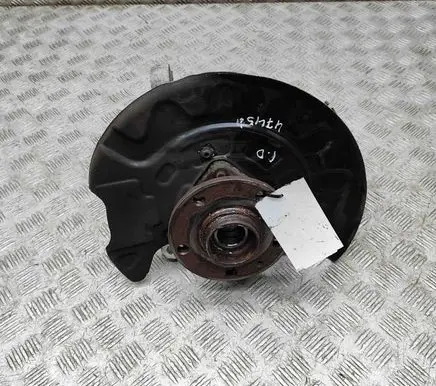 Volkswagen PASSAT B8 Front wheel hub 5Q0407258A 5Q0407254A