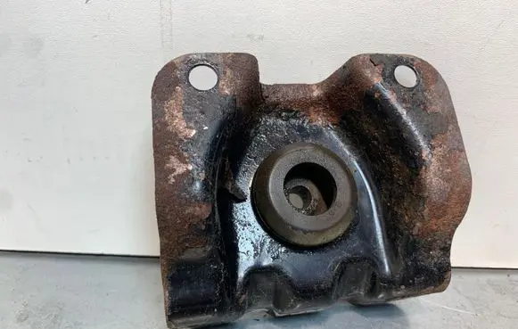 Subaru Forester SJ Radiator mount bracket